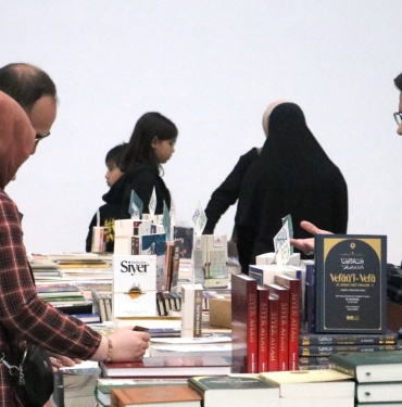 Kahramanmaraş Merkezli Depremler Nedeniyle İptal Edilen Kitap Fuarı, Erzurum'da Açıldı 5 kahramanmaras-merkezli-depremler-nedeniyle-iptal-edilen-kitap-fuari-erzurumda-acildi-I13wp8eV.jpg