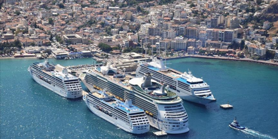Kuşadası Limanı’na Bir Haftada Yedi Farklı Ülkeden Yedi Farklı Gemi