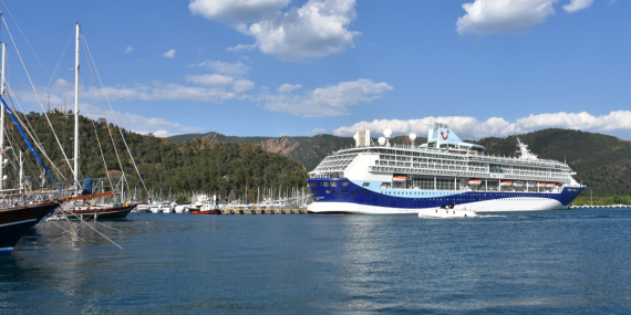 Marmaris Limanı Turist Akınına Uğradı