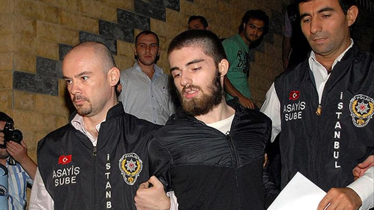 Münevver Karabulut Cinayeti ve Cem Garipoğlu'nun Ölümü 3 munevver-karabulut-cinayeti-ve-cem-garipoglunun-olumu-xgXOWvuw.jpg