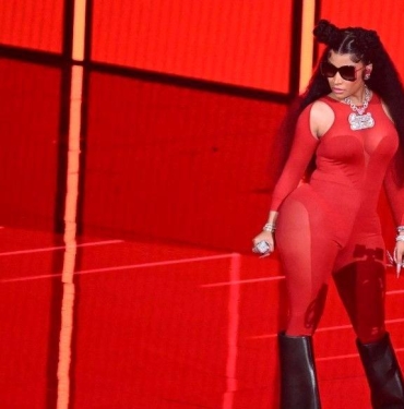 Nicki Minaj Havaalanında Gözaltına Alındı 7 nicki-minaj-havaalaninda-gozaltina-alindi-BxMf8s4w.jpg