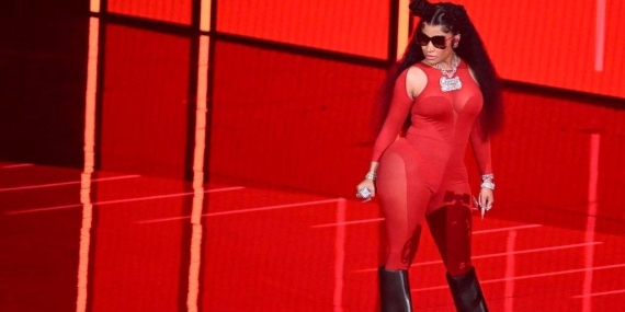 Nicki Minaj Havaalanında Gözaltına Alındı