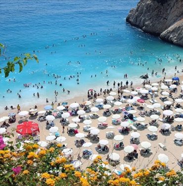 Nisan Ayında Tatil Rezervasyonlarında Büyük Artış: Oda Fiyatları %89 Yükseldi