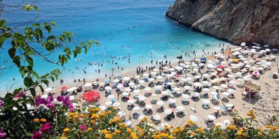 Nisan Ayında Tatil Rezervasyonlarında Büyük Artış: Oda Fiyatları %89 Yükseldi