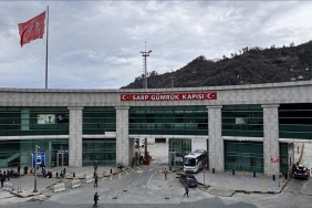 Sarp Sınır Kapısı'nda Rekor TIR Geçişi 7 sarp-sinir-kapisinda-rekor-tir-gecisi-l2EDmS2u.jpg