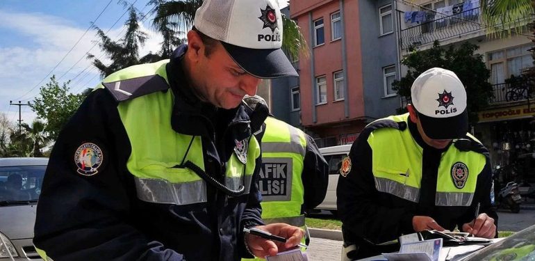 Polis, trafik cezası