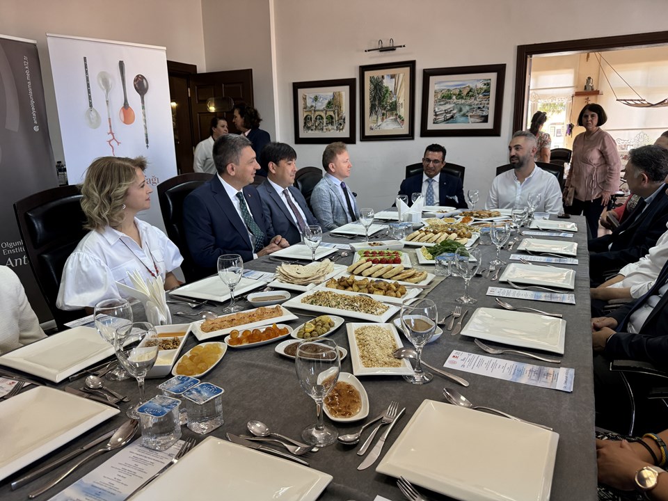 Türk Mutfağı Haftası Programı Antalya'da Gerçekleşti 2 Antalya Gastronomi Yatırımcıları ve İşletmecileri Derneği Başkanı Zeki Özen'in Değerlendirmesi