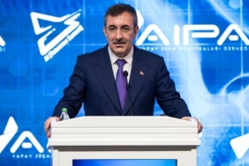 yapay-zeka-ve-kamu-hizmetleri-uzerine-yilmazin-katilimiyla-etkinlik-rKOy5uFO.jpg