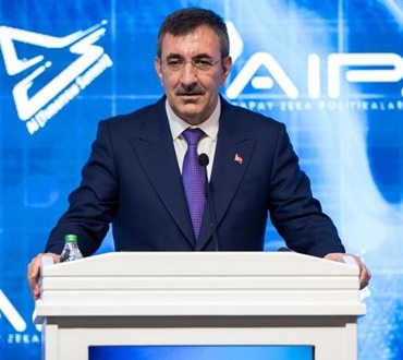 Yapay Zeka ve Kamu Hizmetleri Üzerine Yılmaz'ın Katılımıyla Etkinlik 7 yapay-zeka-ve-kamu-hizmetleri-uzerine-yilmazin-katilimiyla-etkinlik-rKOy5uFO.jpg
