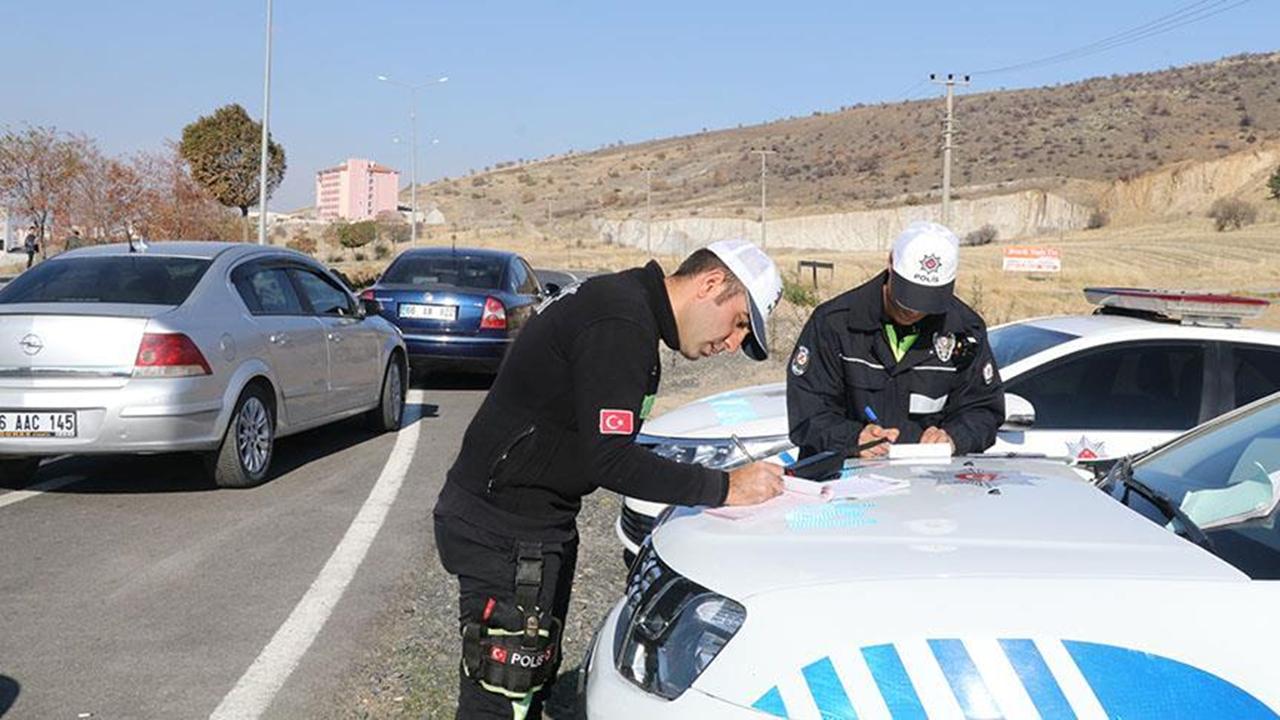 Alkollü Sürücüye Drift Cezası: 38 Bin 672 Lira 2 alkollu-surucuye-drift-cezasi-38-bin-672-lira-ZNCOYWO1.jpg
