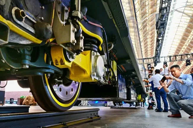 Çin'in Yenilikçi Treni: Cetrovo 1.0 1 Çin'in Teknolojiye Yaptığı Yatırım