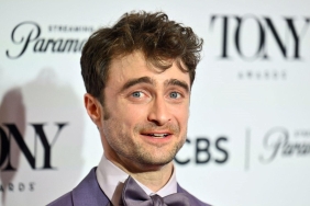 Daniel Radcliffe, Tony Ödülleri'nde En İyi Erkek Oyuncu Ödülünü Kazandı 3 daniel-radcliffe-tony-odullerinde-en-iyi-erkek-oyuncu-odulunu-kazandi-LGBcAsXT.jpg