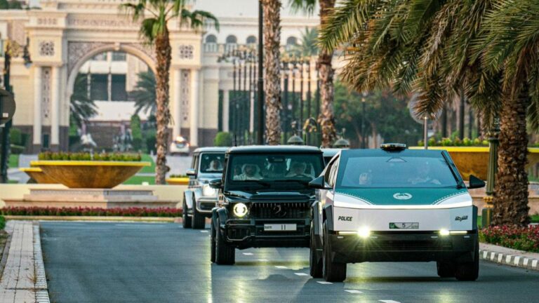 Dubai Polisinin Göz Alıcı Tesla Cybertruck'ı 1 Tesla Cybertruck'ın Özellikleri