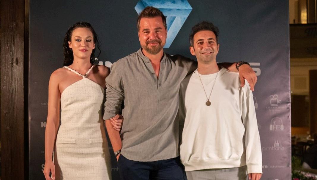 Dünya Varmış Filminin Bodrum Etabı Tamamlandı! 3 dunya-varmis-filminin-bodrum-etabi-tamamlandi-4GGBxYOc.jpg