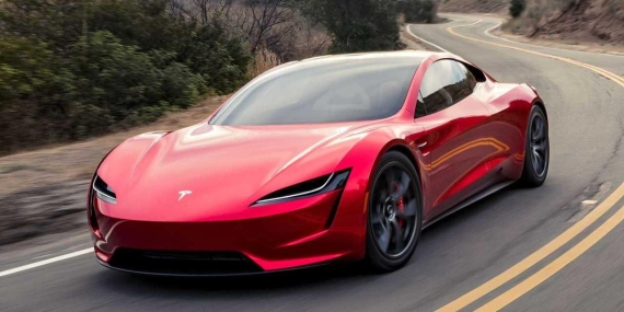 Elon Musk’tan Uçan Tesla Roadster İçin Yeni Tahminler