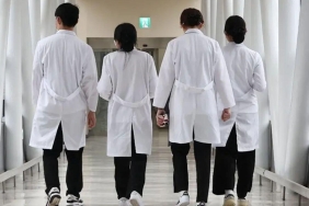 Güney Kore'de Tıp Doktorları Greve Başladı: Hükümetle Anlaşmazlık Büyüyor 12 guney-korede-tip-doktorlari-greve-basladi-hukumetle-anlasmazlik-buyuyor-Xzk8UAtL.jpg