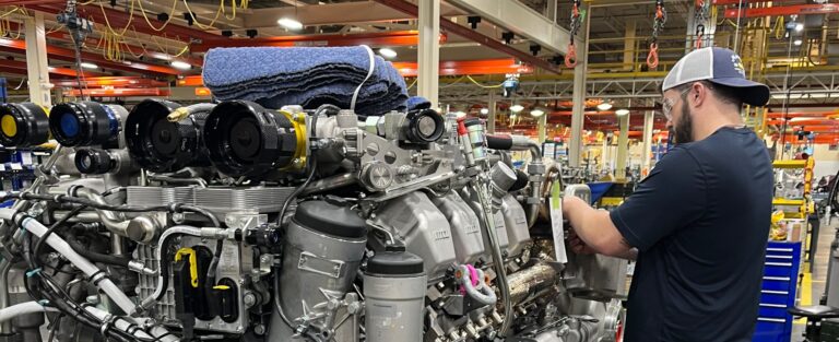 Hibrit Motorlu Tanklar: Rolls-Royce'un Geleceği Şekillendirme Yolculuğu 1 Hibrit Motor Teknolojisiyle Tanışın