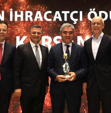 karsan-ihracatin-sampiyonu-oldu-altin-plaketle-taclandirildi-bfgnVXtx.jpg