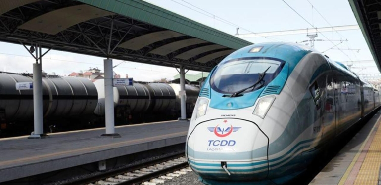 kurban-bayraminda-ek-tren-seferleri-ve-ucretsiz-hizmetlerle-demiryolu-ulasimi-kolaylastiriliyor-9cJQKKHV.jpg