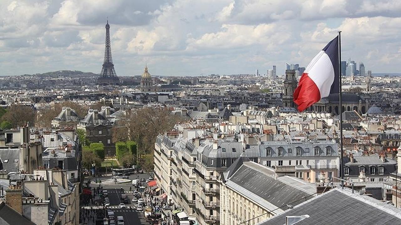 Macron’un Sürpriz Erken Seçim Kararı: Fransız Ekonomisinde Sarsıntı 2 macronun-surpriz-erken-secim-karari-fransiz-ekonomisinde-sarsinti-I6yqC8KE.jpg
