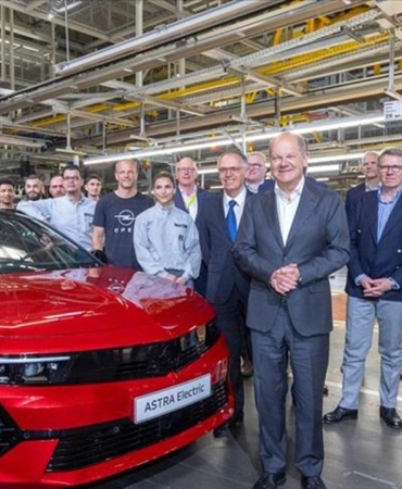 Opel’in 125. Yıl Dönümü Töreni: Elektrifikasyon Yolunda Büyük Adımlar 9 opelin-125-yil-donumu-toreni-elektrifikasyon-yolunda-buyuk-adimlar-WHRUzRh7.jpg