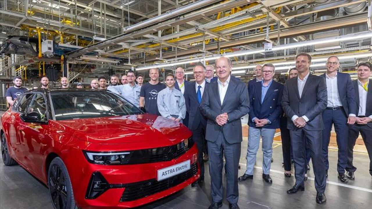 Opel’in 125. Yıl Dönümü Töreni: Elektrifikasyon Yolunda Büyük Adımlar 2 opelin-125-yil-donumu-toreni-elektrifikasyon-yolunda-buyuk-adimlar-WHRUzRh7.jpg