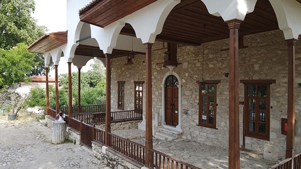 Stratonikeia Antik Kenti'nde Restorasyon Çalışmaları 1 Restorasyonun Detayları ve Buluntular