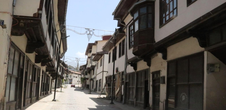 Tarihi Evlerin Yeniden İnşası ve Turizm Potansiyeli 1 tarihi-evlerin-yeniden-insasi-ve-turizm-potansiyeli-UhpM55IF.jpg