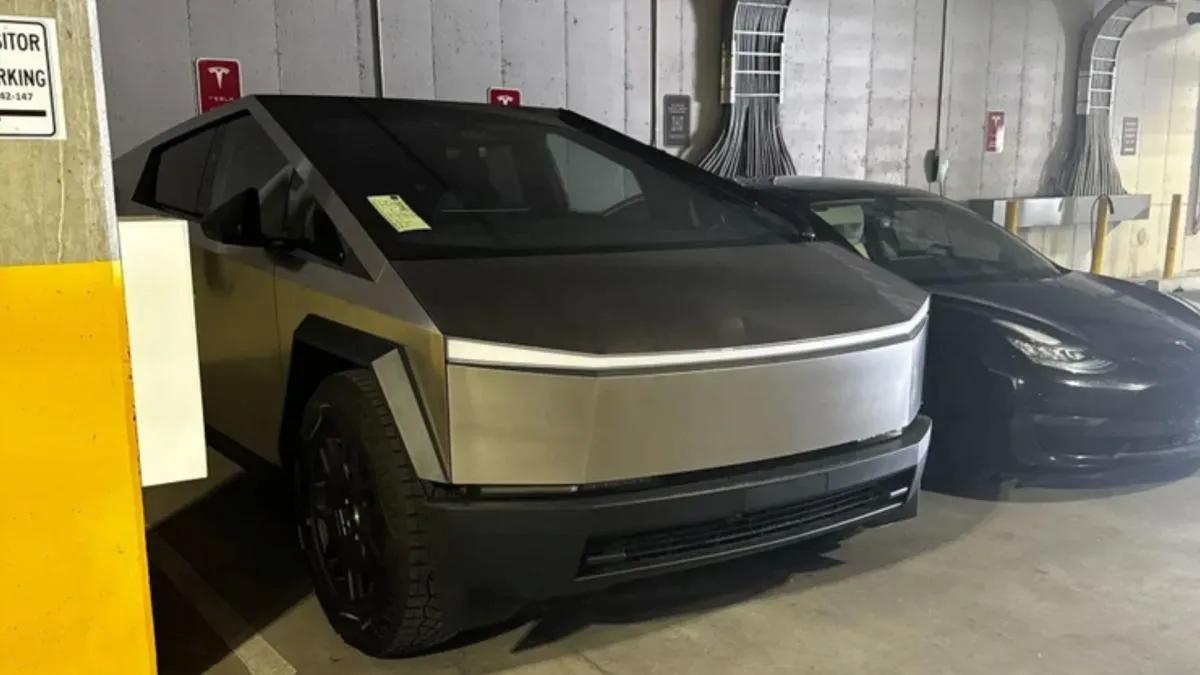Tesla Cybertruck ve Dar Park Yeri Sorunu 3 tesla-cybertruck-ve-dar-park-yeri-sorunu-k2UrHCEO.jpg