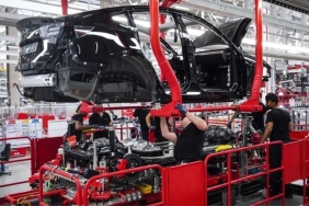 tesla-emniyet-kemeri-uyari-sistemi-arizasi-nedeniyle-abdde-125-bin-aracini-geri-cagiriyor-ufFA6rx1.jpg