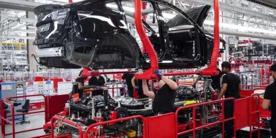 Tesla, Emniyet Kemeri Uyarı Sistemi Arızası Nedeniyle ABD’de 125 Bin Aracını Geri Çağırıyor