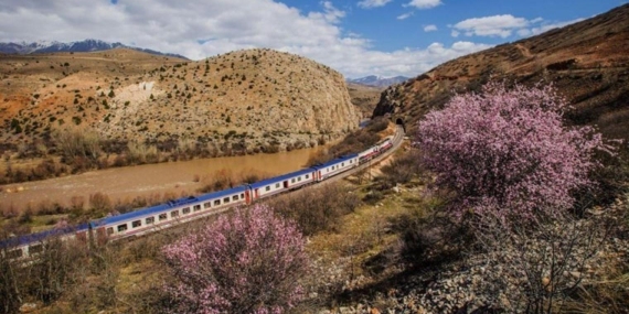Turistik Tatvan Treni Hizmete Giriyor: Ankara-Tatvan Arası Eşsiz Bir Yolculuk