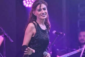 Yıldız Tilbe'nin Bodrum Antik Kent'teki Konserinde İlginç Anlar: Antik Mezarın Üzerine Çıkmaya Çalıştı 7 yildiz-tilbenin-bodrum-antik-kentteki-konserinde-ilginc-anlar-antik-mezarin-uzerine-cikmaya-calisti-eN9917AQ.jpg