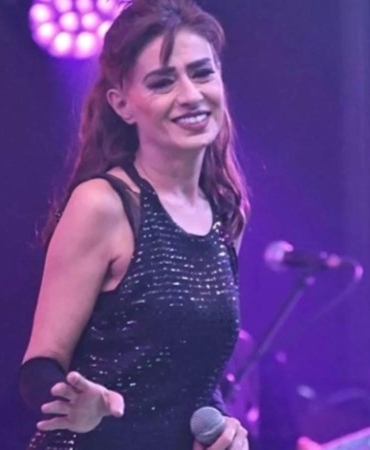 Yıldız Tilbe'nin Bodrum Antik Kent'teki Konserinde İlginç Anlar: Antik Mezarın Üzerine Çıkmaya Çalıştı 7 yildiz-tilbenin-bodrum-antik-kentteki-konserinde-ilginc-anlar-antik-mezarin-uzerine-cikmaya-calisti-eN9917AQ.jpg