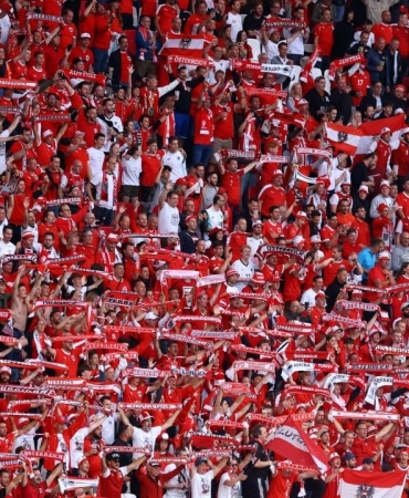 almanyada-irkci-tezahuratlar-nedeniyle-avusturya-taraftarlarina-sorusturma-7kxd81Tq.jpg