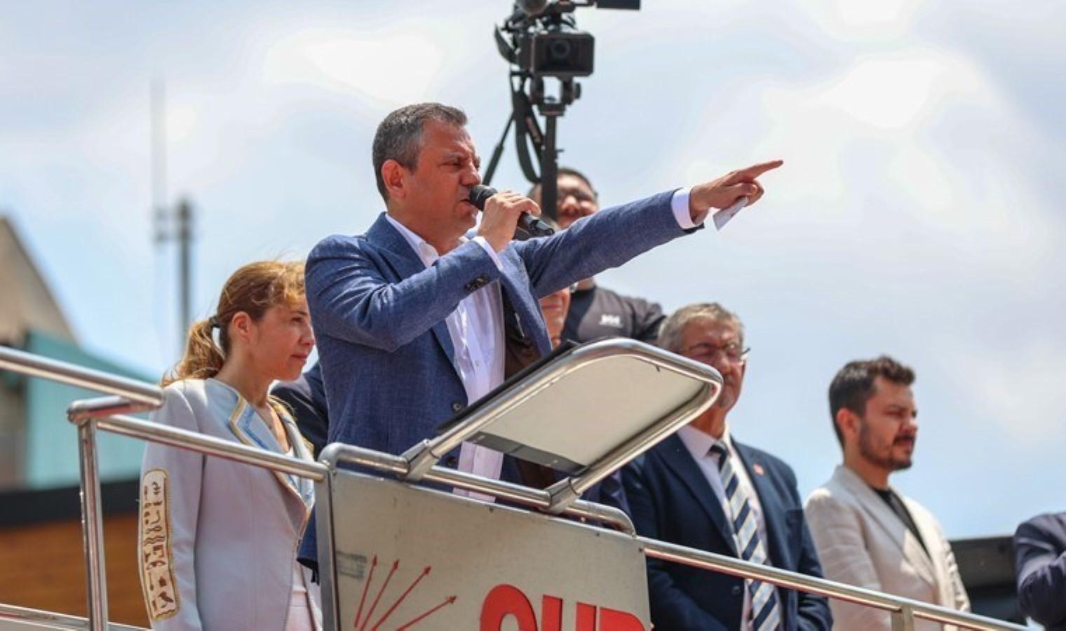 CHP Genel Başkanı Özgür Özel, Mustafakemalpaşa'da Vatandaşlara Seslendi 2 chp-genel-baskani-ozgur-ozel-mustafakemalpasada-vatandaslara-seslendi-bPgDhPhz.jpg