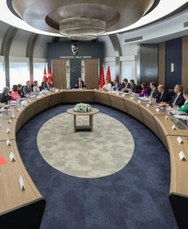 CHP MYK Toplantısında Tüzük Kurultayı Gündemi 8 chp-myk-toplantisinda-tuzuk-kurultayi-gundemi-Ajnxvsn5.jpg