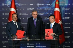 Cumhurbaşkanı Erdoğan, BYD ile Yatırım Anlaşması İmzaladı 6 cumhurbaskani-erdogan-byd-ile-yatirim-anlasmasi-imzaladi-Wagft8KO.jpg