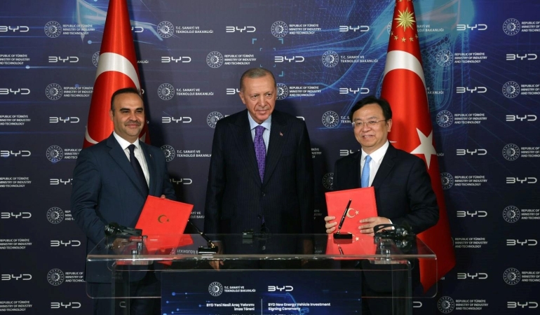 Cumhurbaşkanı Erdoğan, BYD ile Yatırım Anlaşması İmzaladı 6 cumhurbaskani-erdogan-byd-ile-yatirim-anlasmasi-imzaladi-Wagft8KO.jpg