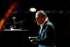 Fahir Atakoğlu'nun 15 Temmuz Destanı Konseri Performansı 5 fahir-atakoglunun-15-temmuz-destani-konseri-performansi-ckXYPQbK.jpg