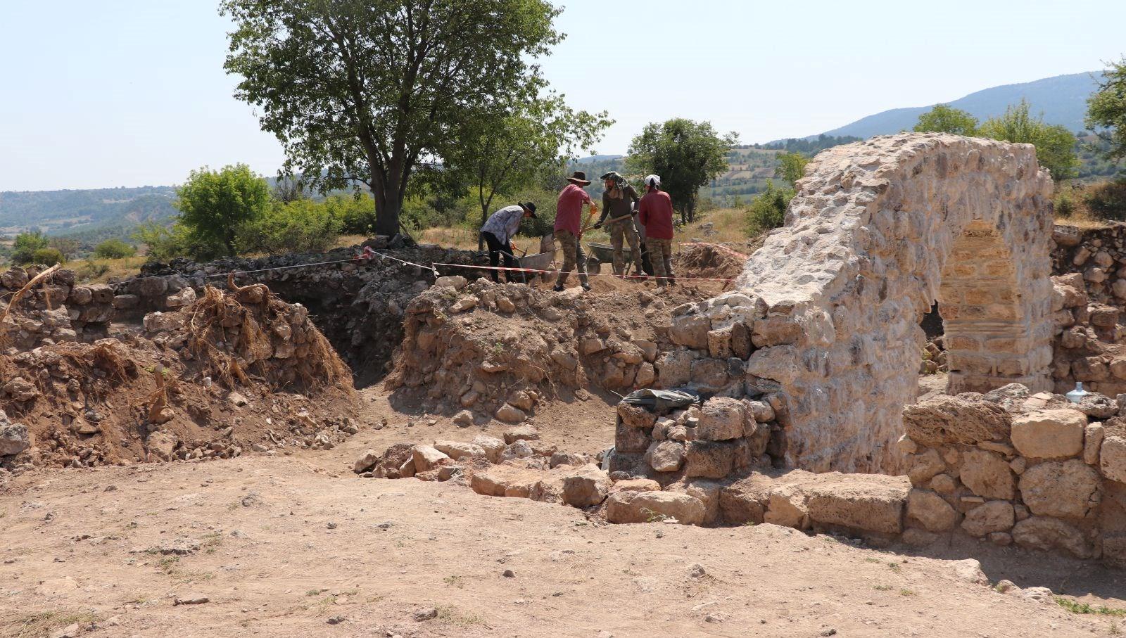 Hadrianopolis Antik Kentindeki Kazı ve Restorasyon Çalışmaları 5 hadrianopolis-antik-kentindeki-kazi-ve-restorasyon-calismalari-zvGrw8OQ.jpg