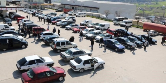 İkinci El Otomobil Pazarındaki Durgunluk ve Fiyat Düşüşleri