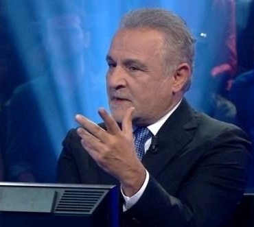 Kenan Işık: Hayatı, Kariyeri ve Vefatı 3 kenan-isik-hayati-kariyeri-ve-vefati-u4jC6Ayv.jpg