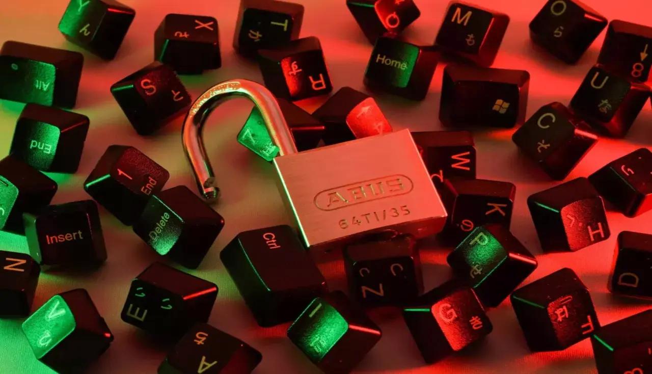 Siber Güvenlikte Secure Boot Açığı: Önemli Riskler ve Çözümler 3 siber-guvenlikte-secure-boot-acigi-onemli-riskler-ve-cozumler-sVSc14J1.jpg
