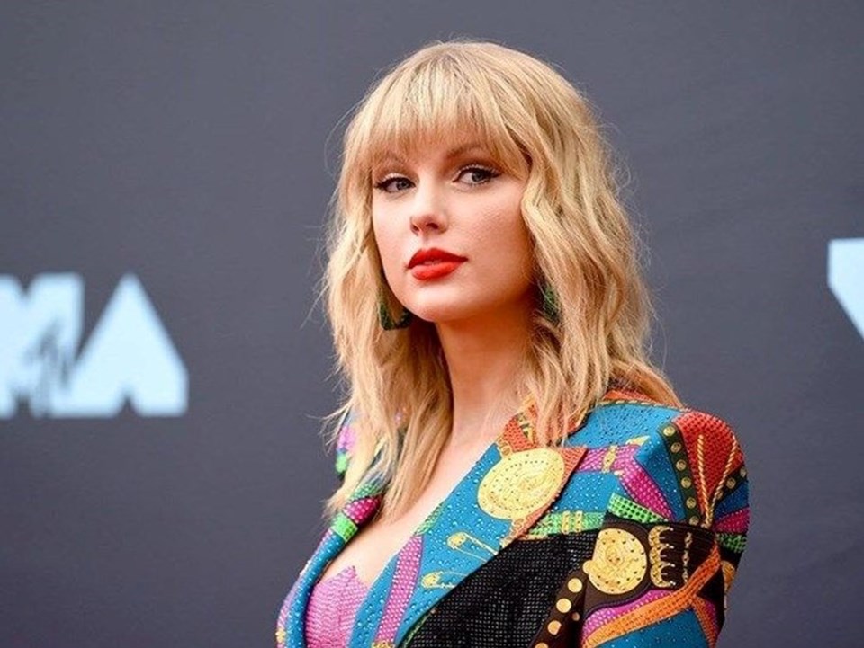 Taylor Swift'in Yeni Albümü The Tortured Poets Department Rekorlar Kırıyor 1 Almanya'daki Gelsenkirchen Kenti, Swift İçin Adını Değiştirdi