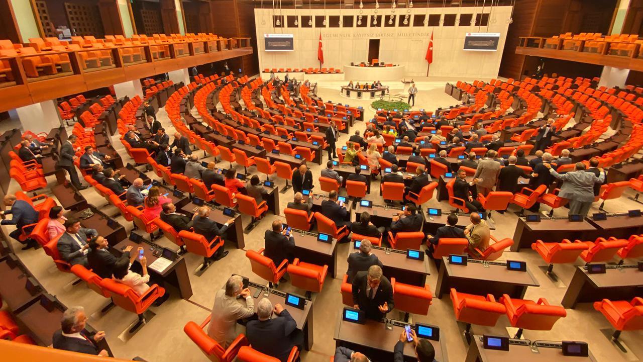 "Vergi vermeyen şirketler araştırılsın" teklifi reddedildi 2 vergi-vermeyen-sirketler-arastirilsin-teklifi-reddedildi-zuKEjVMJ.jpg