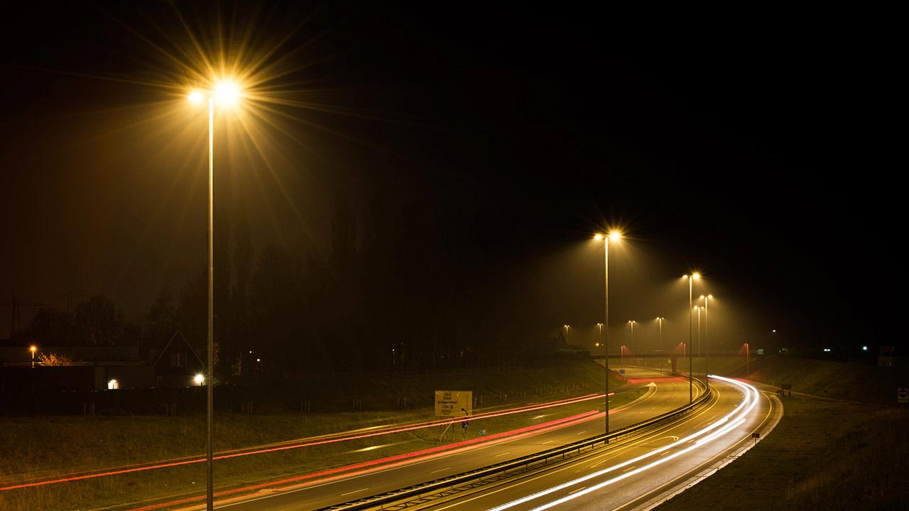 Yeni Güneş Hücreleri ve LED Aydınlatma ile Enerji Tasarrufu 1 Yeni Güneş Hücreleri ve LED Aydınlatmalar: Enerji Tasarrufu Potansiyeli