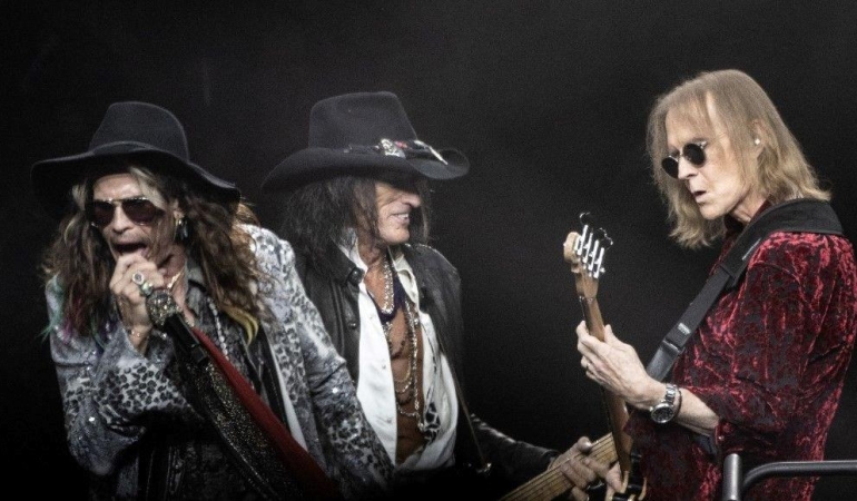 aerosmith-dunya-turunu-iptal-etti-steven-tylerin-saglik-sorunlari-9KgRmadS.jpg