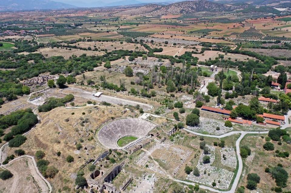 Afrodisias Antik Kenti'nde Yeni Arkeolojik Keşifler 1 Afrodisias Antik Kenti: Tarihin Kapılarını Aralayan Keşifler