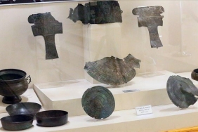 Ağrı Emniyet Müdürlüğü'nden Kars Müzesi'ne Urartu Eserleri Teslimatı 3 agri-emniyet-mudurlugunden-kars-muzesine-urartu-eserleri-teslimati-MndVfpZt.jpg